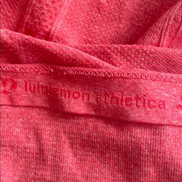 Lululemon Tank Top - Great Colour! Size 4 🌸 - Picture 4 of 4